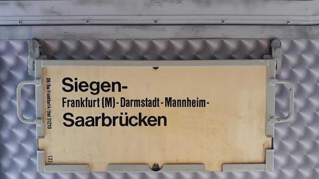 SiegenSaarbrücken Alte Zuglaufschilder